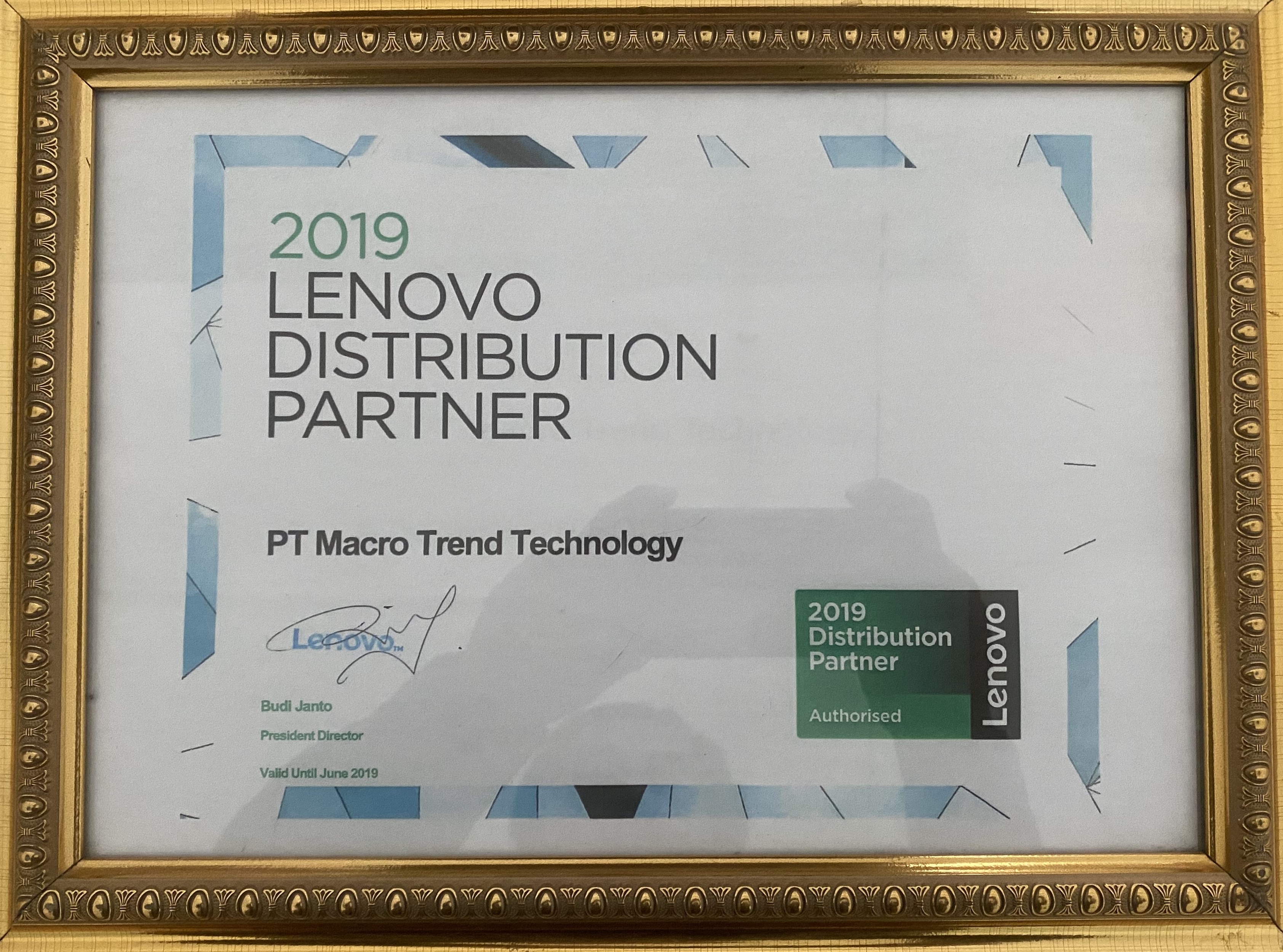 LENOVO - LENOVO DISTRIBUTION PARTNER 2019